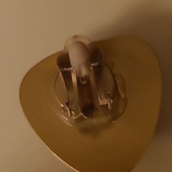 Clip Earrings - Picture 5 of 7